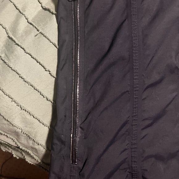Lululemon right as rain jacket Sz 12 - Picture 4 of 10